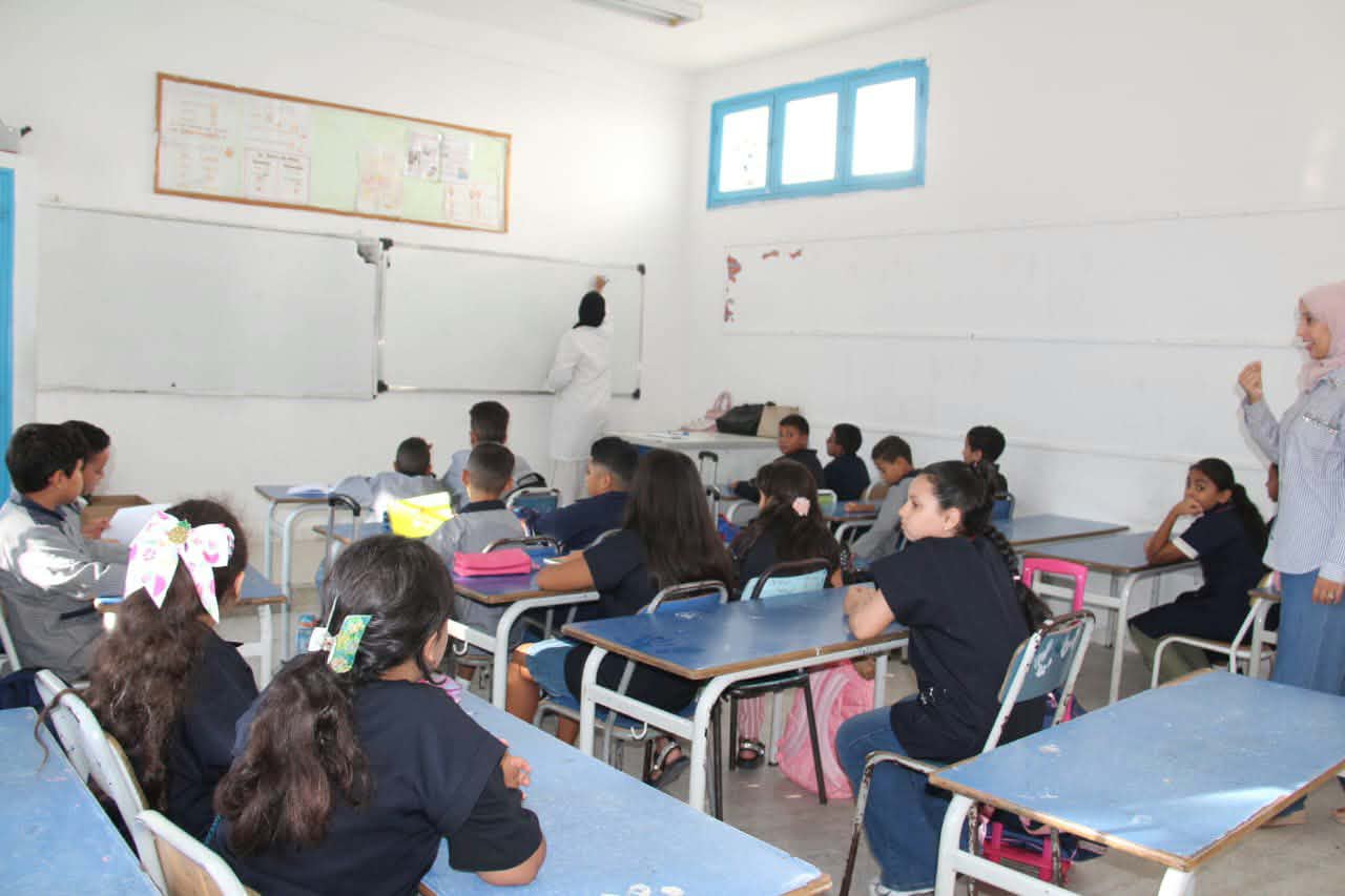 في انتظار مراجعة الزمن المدرسي..  مؤسسات تربوية تشرع في اعتماد نظام الحصة الواحدة وأخرى تعاني من الاكتظاظ   